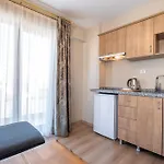 Lavin & Hotel