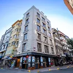 Lavin & Hotel Estambul