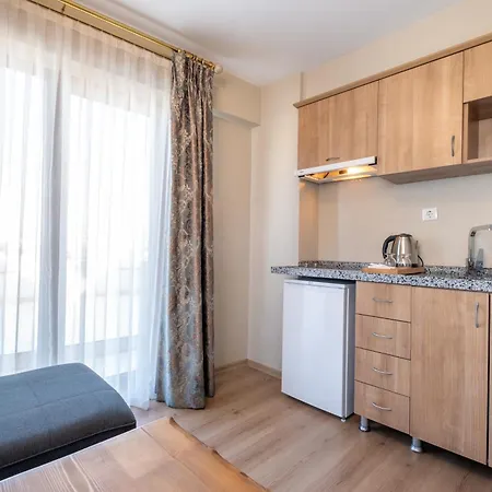 Lavin & Otel