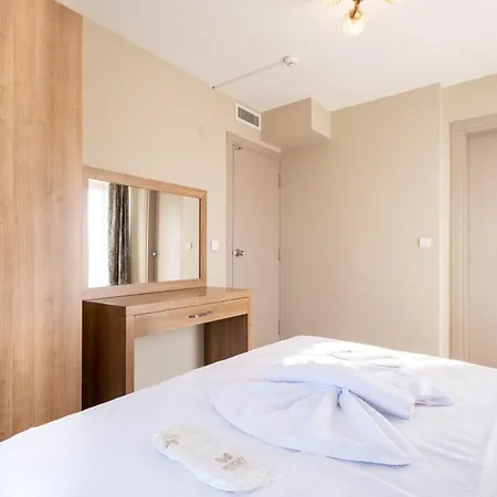 Lavin & Otel *
