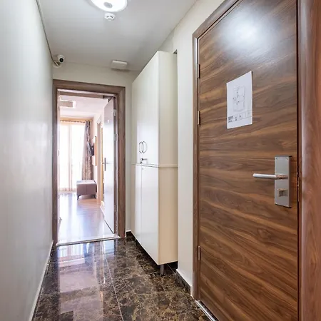 Otel Lavin &