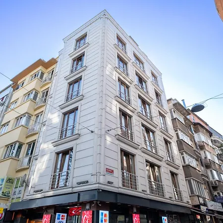 Otel Lavin &
