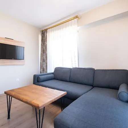 Lavin Hotel&suites Hotel *