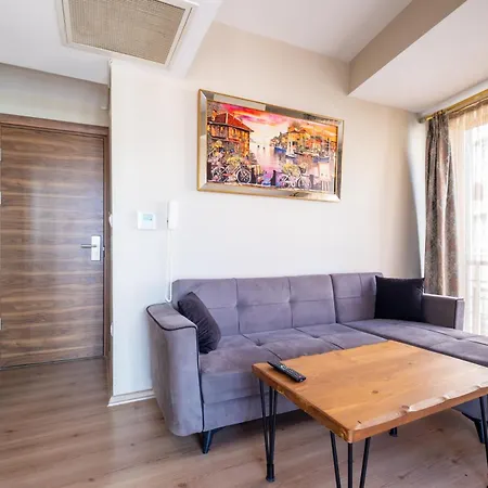 Lavin Hotel&suites Hotel *