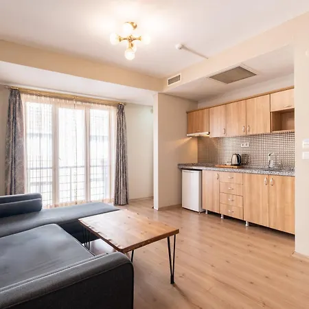 Lavin Hotel&suites Hotel *