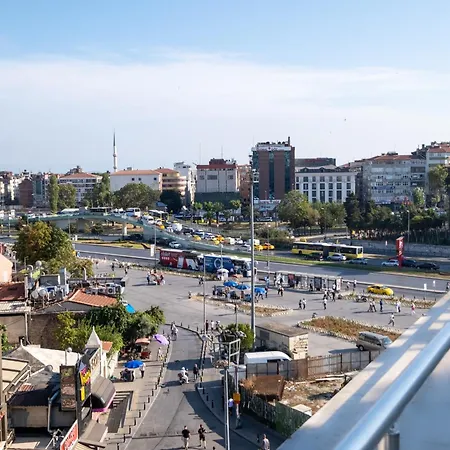 Lavin Hotel&suites Hotel *